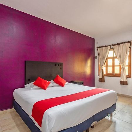 Oyo Hotel Emperadores Inn, Atlixco Kültér fotó