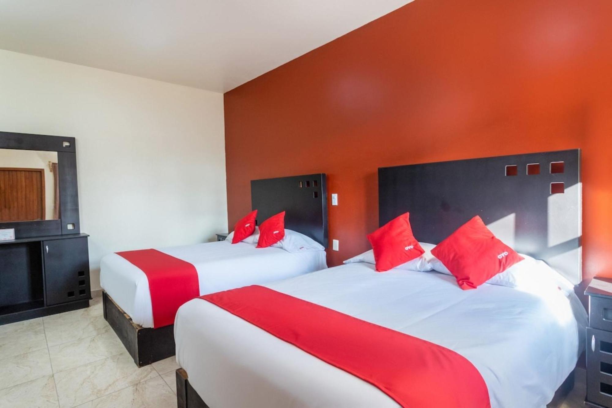 Oyo Hotel Emperadores Inn, Atlixco Kültér fotó