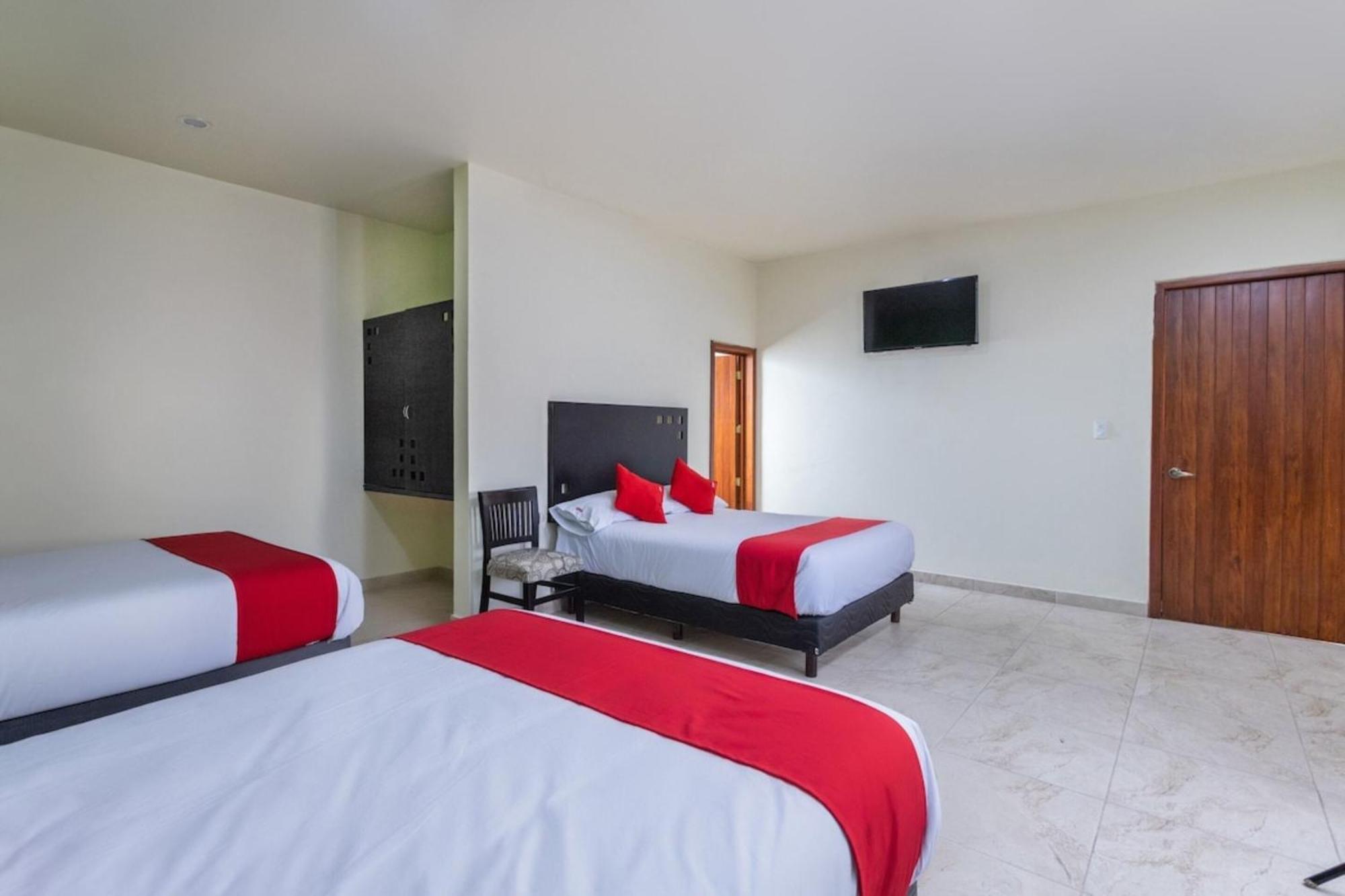 Oyo Hotel Emperadores Inn, Atlixco Kültér fotó