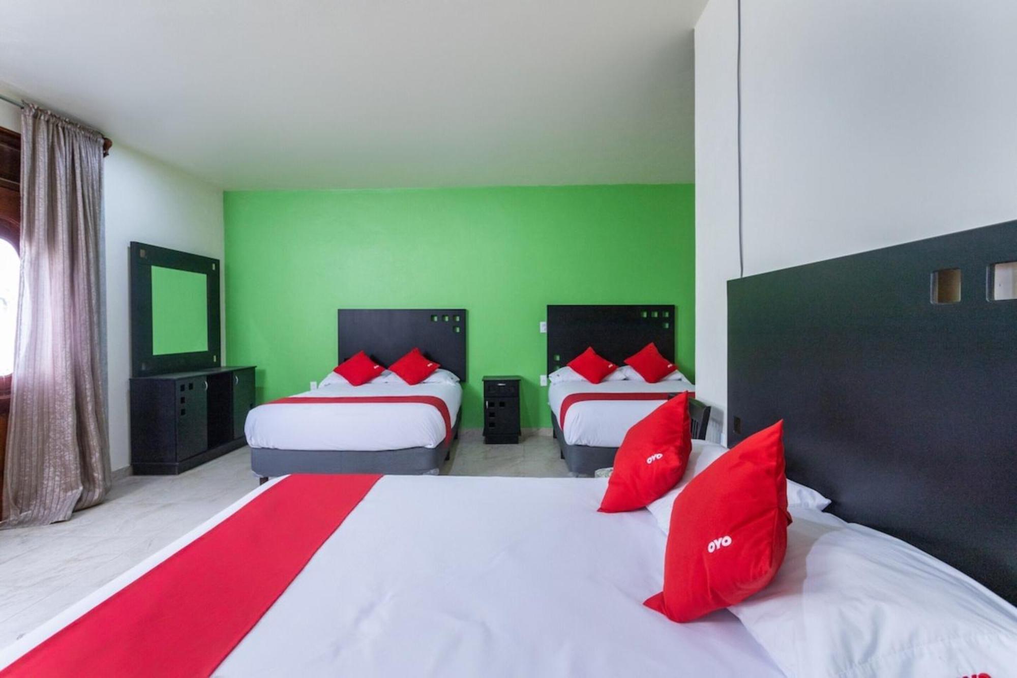 Oyo Hotel Emperadores Inn, Atlixco Kültér fotó