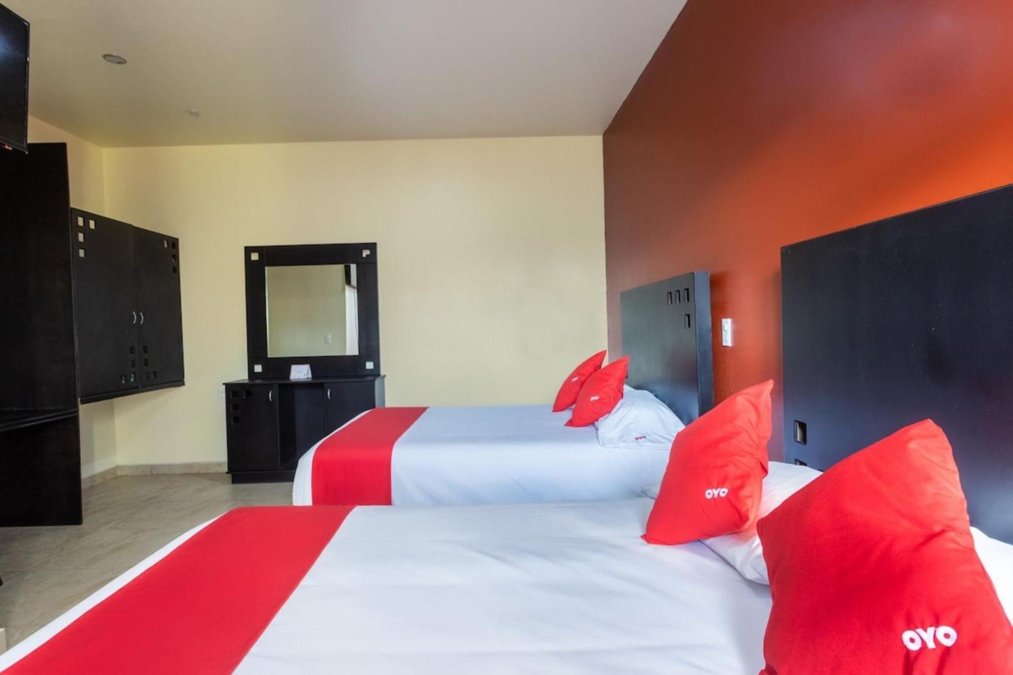 Oyo Hotel Emperadores Inn, Atlixco Kültér fotó