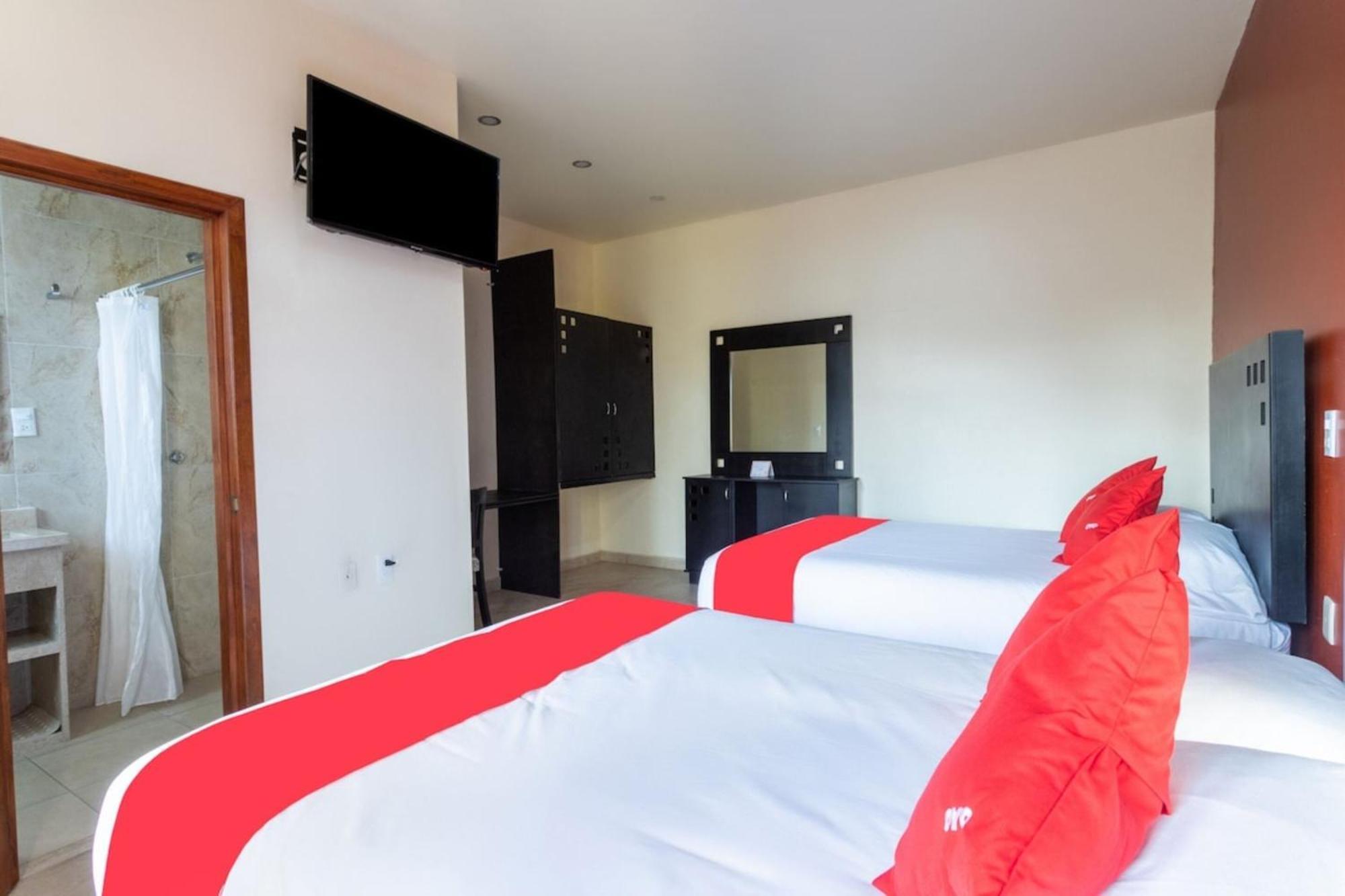 Oyo Hotel Emperadores Inn, Atlixco Kültér fotó