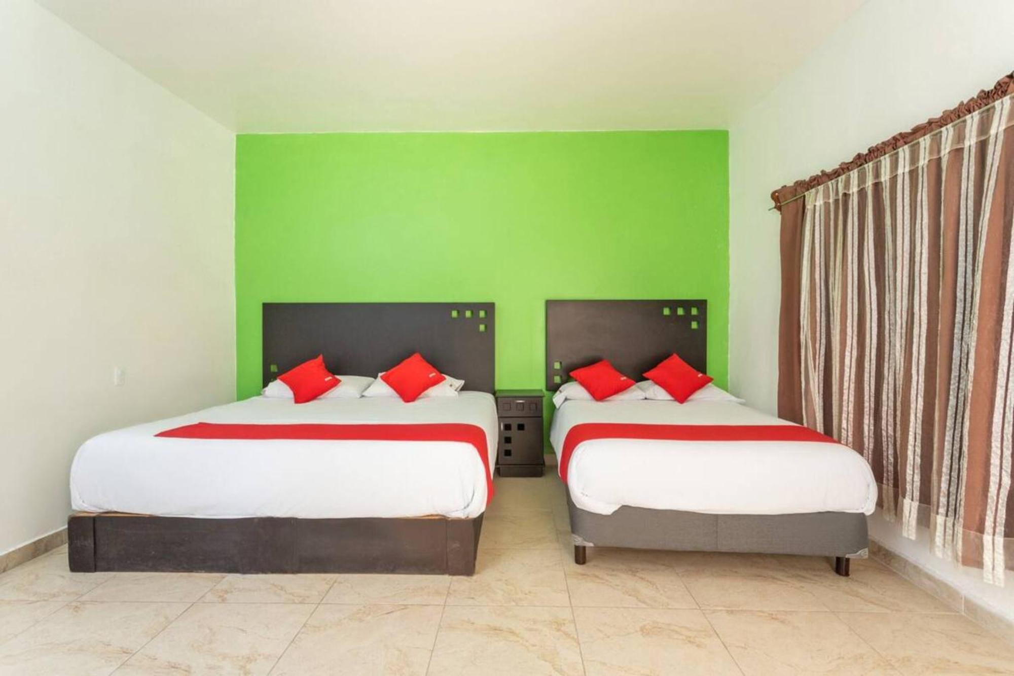 Oyo Hotel Emperadores Inn, Atlixco Kültér fotó