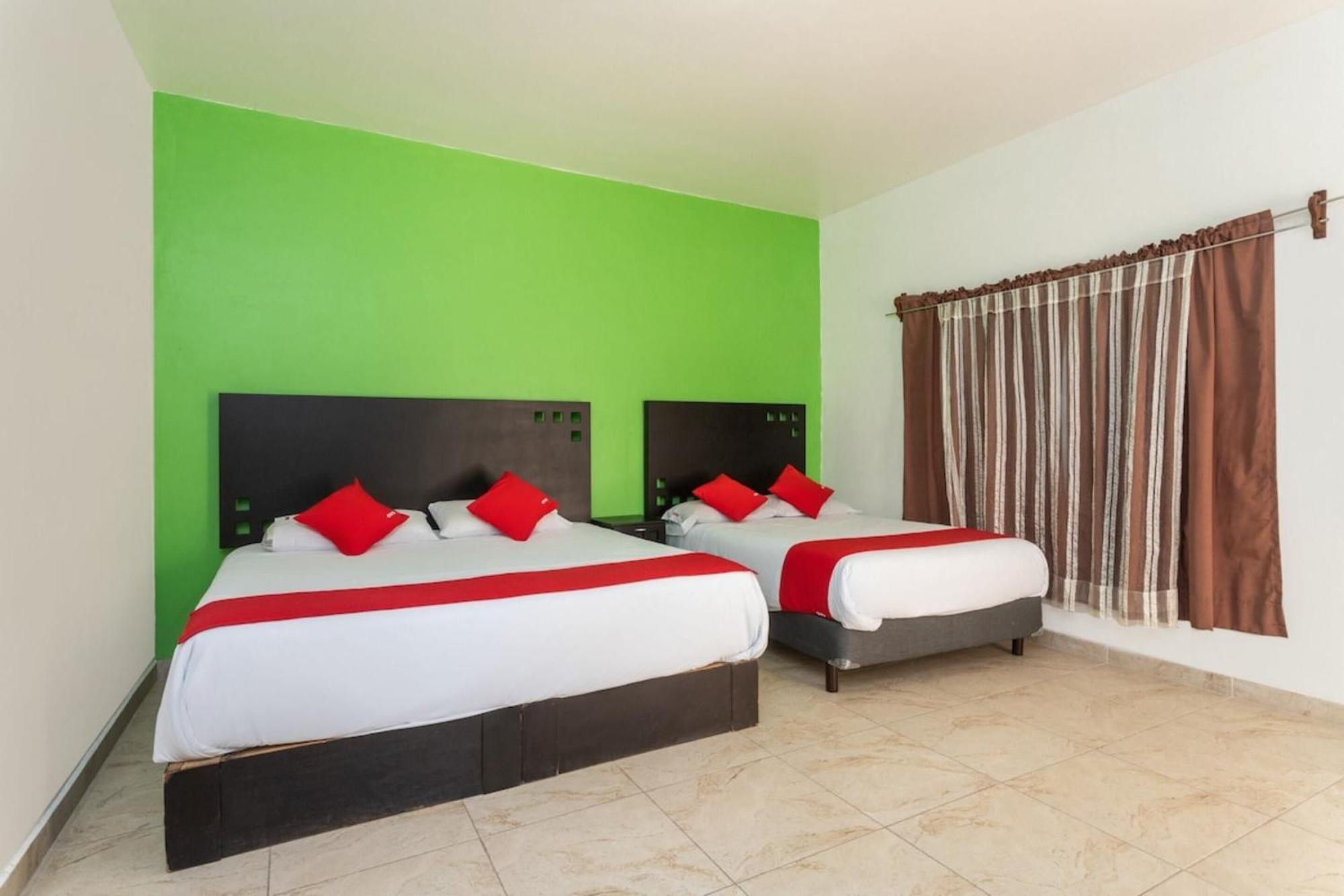 Oyo Hotel Emperadores Inn, Atlixco Kültér fotó