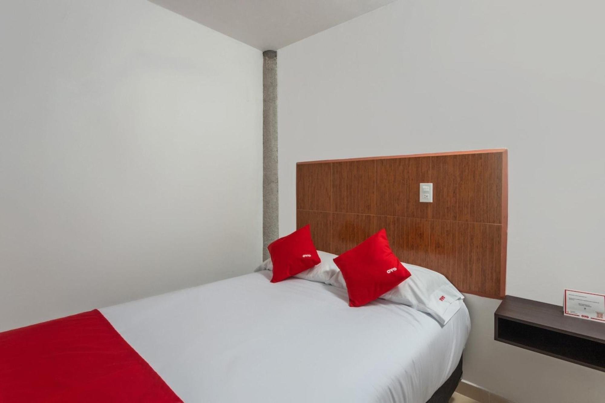 Oyo Hotel Emperadores Inn, Atlixco Kültér fotó
