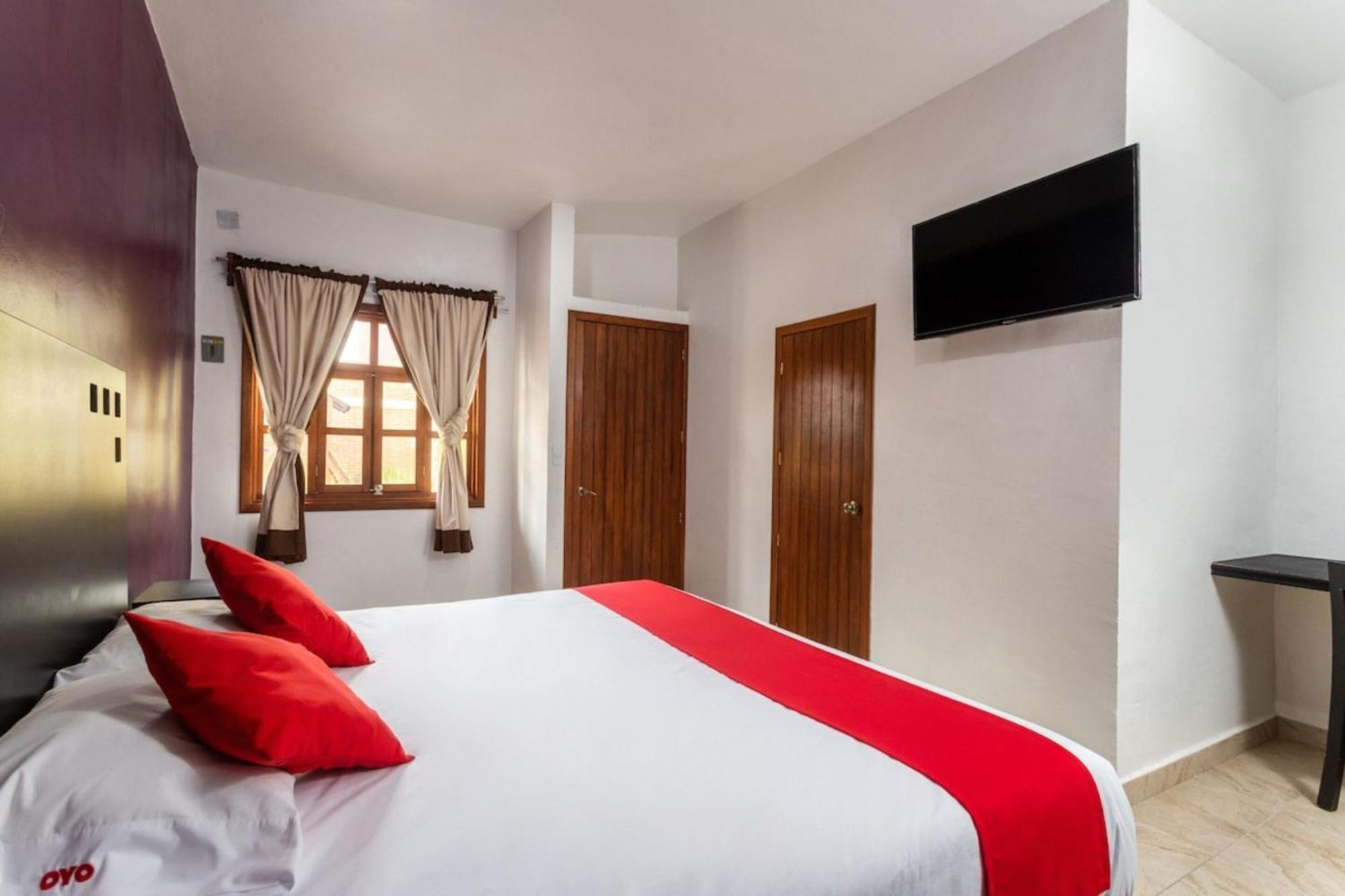Oyo Hotel Emperadores Inn, Atlixco Kültér fotó